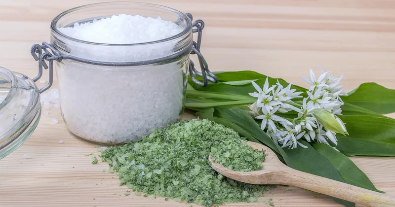 Storing herbs in glass jars (and the Mason jar question)